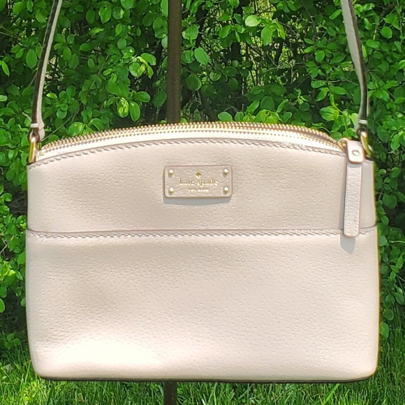 ♻️DONATED ♻️ Kate Spade Crossbody - Picture 3 of 8